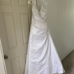 David’s Bridal Michaelangelo dress size 14
